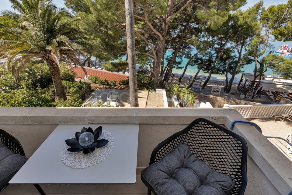 BeachFront Deluxe B&B I