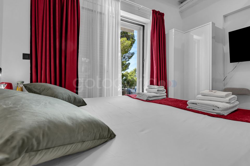 BeachFront Deluxe B&B I