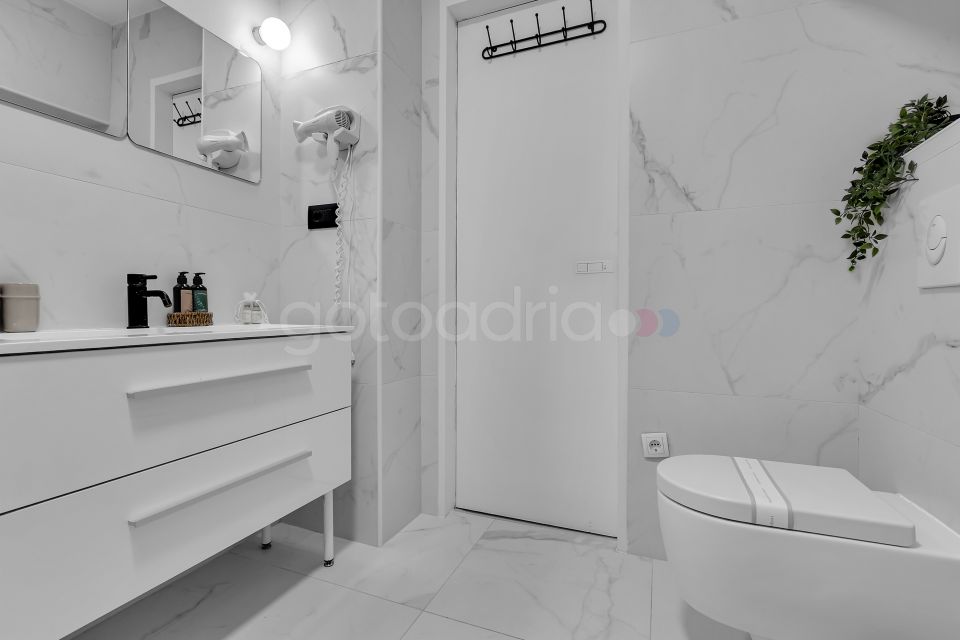 BeachFront Deluxe B&B I