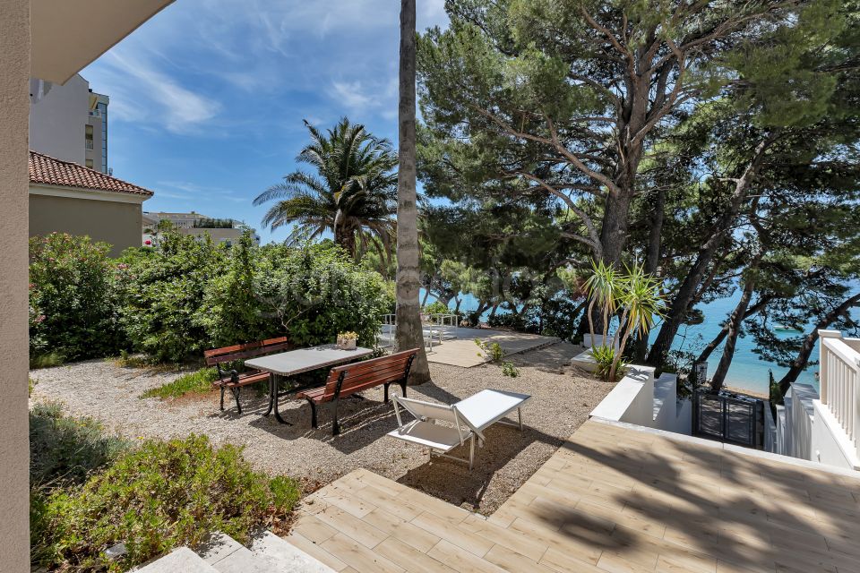 BeachFront Deluxe B&B I