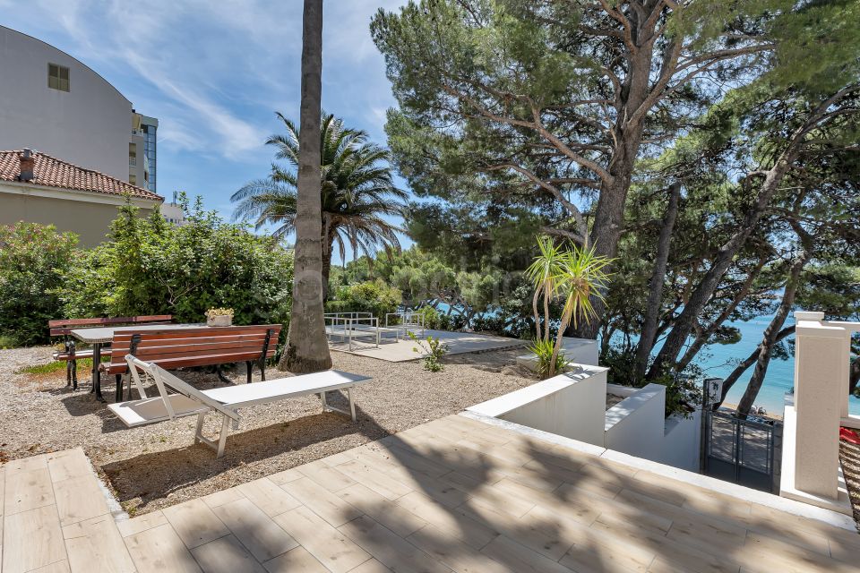 BeachFront Deluxe B&B I