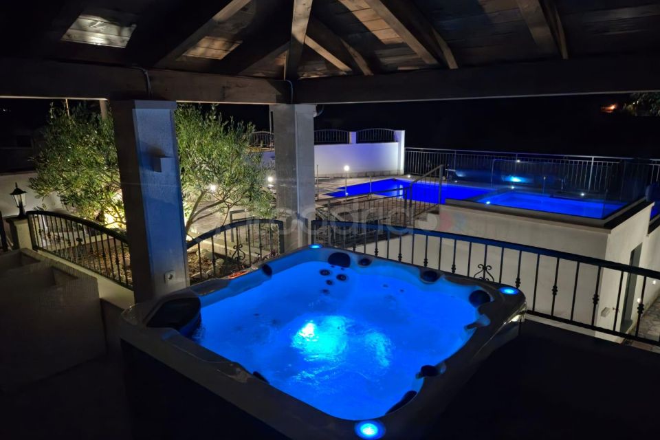 Stipanovi Dvori • Private Pool • Getaway • Party allowed