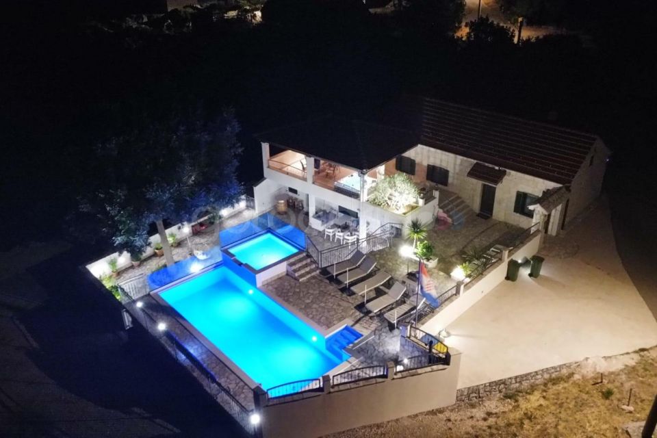Stipanovi Dvori • Private Pool • Getaway • Party allowed