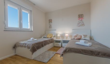 Three Bedroom Apt Wald VII