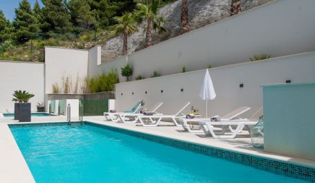 LuxuryAptInVilla•Smaragd•Pool