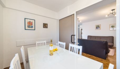 Apartman u centru Dolore II 